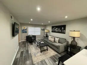 *IN THE CITY!* Modern Downtown Apt - Image 4
