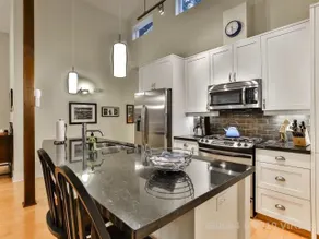 Sleeps 6, 2 bedrooms , 2 baths. - Image 5