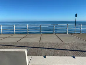 Luxury Modern 2Bed Seafront Apartment in Rhos on Sea - Image 3