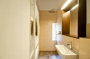 Magnificent turn of century flat (legal) - Image 3