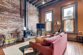 The Loft on the Square - Image 3