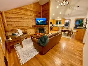 The Cabin @ Mt Hood private hot tub & shared pool! - Image 2