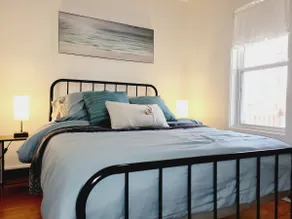 10 Min to City/2 Bedroom/Laundry/Free Parking - Image 3