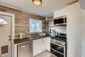 Hotel Quality Stay in the heart of Lakewood #2 - Image 4