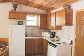 Native America Cabin 7 - Rocky Point Cabins - Image 3