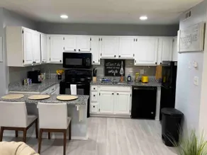 Sunny Space in Midcity! Calming One Bedroom Condo - Image 2