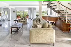 Villa mit privatem, beheizbarem Swimmingpool auf einem abgeschiedenen 0.5 Morgen großen Grundstück - Image 5