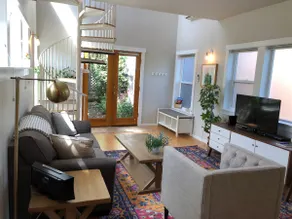 Charming Guest House - One block from Downtown! - Image 3
