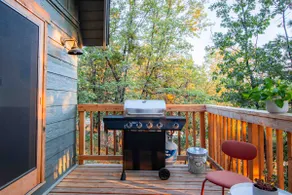 Cozy-Cabin w/ Hot tub + Outlet for EV & Amenities - Image 4