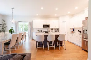 Hot tub | Spacious | 2 story | Garage | 2.6k sqft - Image 2
