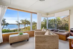 Summertime Cottage - Image 2
