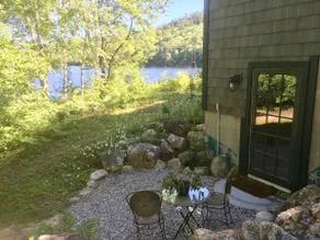 Loon Lodge : Spacious Lakeside Suite with Boating - Image 3