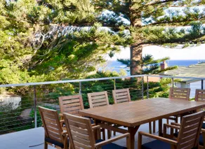 Beach House @ Caves Beach - Image 2