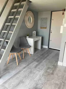 Charming small mezzanine studio with air conditioning - Image 4