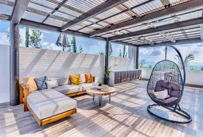 Z11 Luxury Apt. Near airport and with Ping pong - Image 5