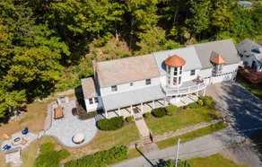 Pristine Lake House w/ Guest Suite - Image 2