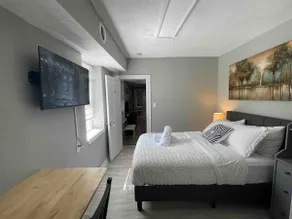 Discover Charm City from a Cozy Retreat - Image 4