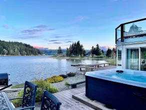Luxury Waterfront Oasis * Hot Tub * Kayaks * - Image 2