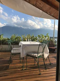 Studio with a terrace overlooking the lake - Image 2