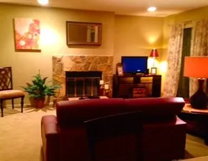 Charming Condo Lakefront - Image 3