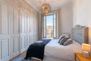 Comfort and Design with a View of the Old Town - Image 3