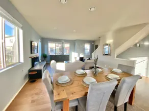 Modern Renton Retreat - Image 5