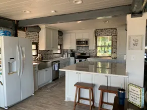 Lakehouse with spectacular views. - Image 4