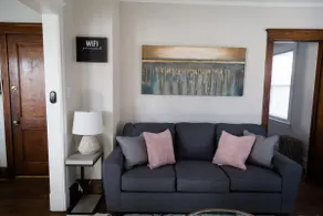 Spacious, Charming 3bd Unit @ Forest Park/Oak Park - Image 2
