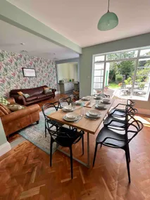 Large Southsea House, driveway,Contractors welcome - Image 2