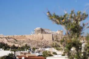 Sunny apartment at the foot of Acropolis - Image 2
