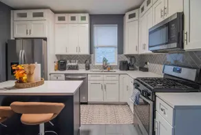 Stylish 2BR near the metro+ Parking - Image 5