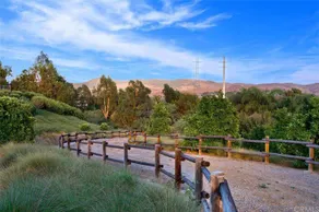 Upscaled BEACH gated community 4beds home - Image 2