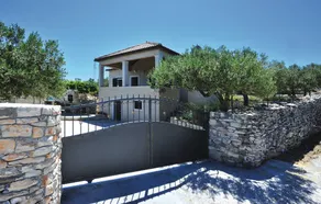 Secluded house Ita with a heated pool - Image 3