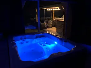 Unusual night with private jacuzzi and pool - Image 4