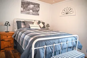 Hillside Hideaway-Unique 2 BR Spacious Cottage! - Image 2
