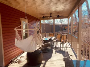 CountryHouse large deck 75 in tv pet friendly - Image 2