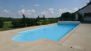 Quiet house with land - Image 3