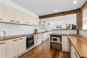 SALTWATER HOUSE - Opposite the beach and views over the lake! - Image 5