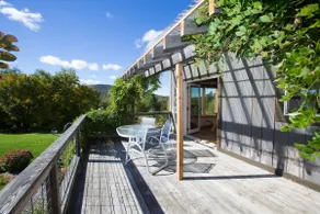 Stunning Pleasant Valley Home - Image 5