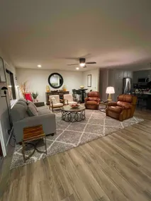Spacious Lakefront 3Br 3Ba Home - Image 2