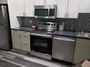 Yewande and Steve’s Place; Fully Furnished Suite - Image 4