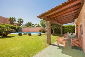 Villa with swimming pool 50 meters from the sea - Image 5