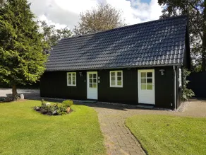 Vacation home in park-like garden, scenic area - Image 4