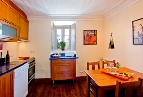 Rustic style 4-roomed apartment with great views. - Image 2