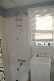 Private entrance, private bathroom, quiet zone. - Image 2