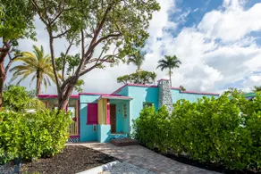 COASTAL BUNGALOW #1232: 2BD/2BA HOME + SHARED POOL - Image 4