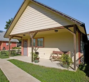 Blanco Riverside Getaway - Yellow Bungalow Cottage - Image 2