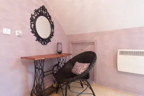 Newly refurbished Bespoke Self-Catering Apartment - Image 4
