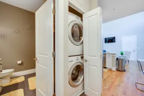 Private Apt-Old Town Alexandria-Self Check In - Image 4