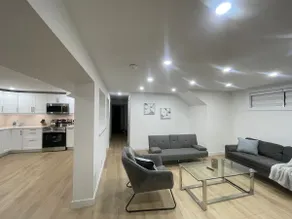 Modern & spacious 3 bedroom 1 bath 2 free parking - Image 2
